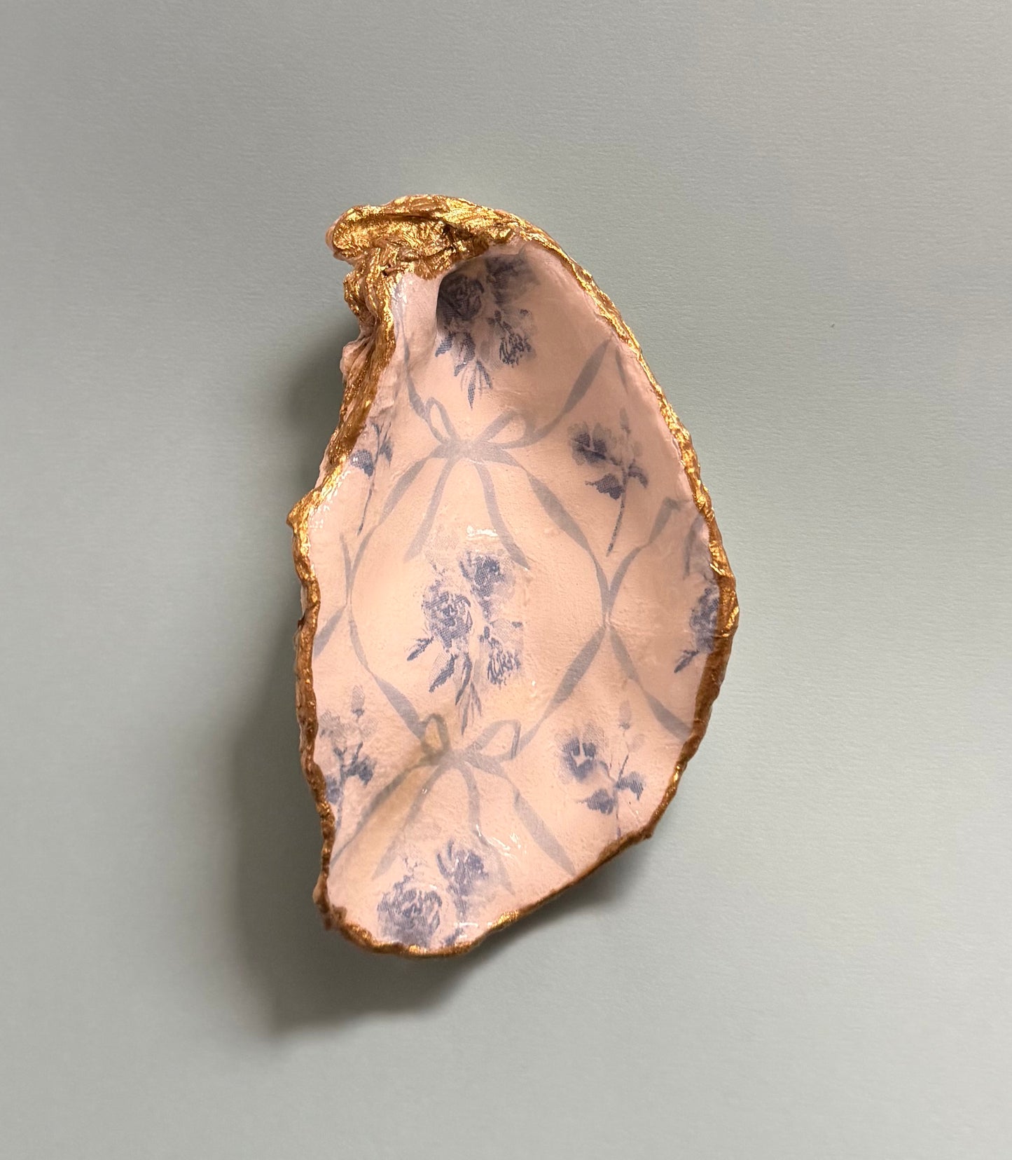 The Bridgerton oyster ring dish